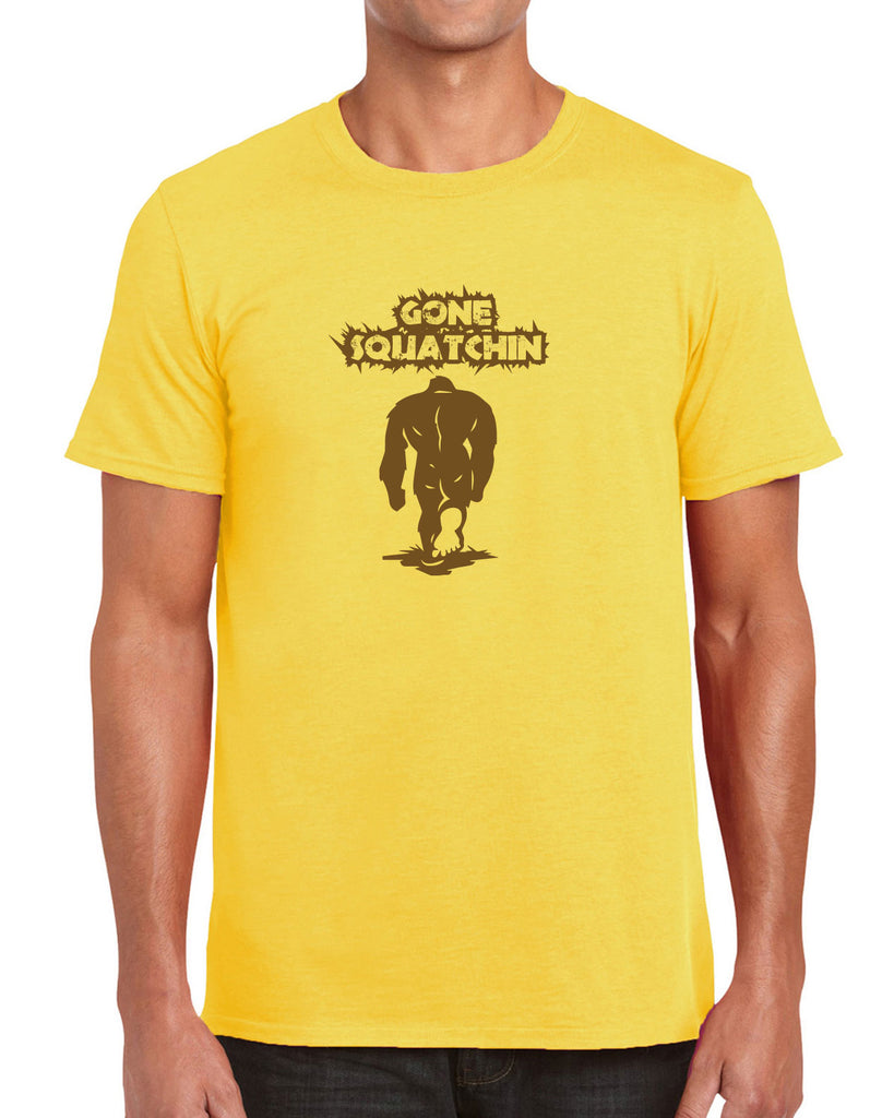 Gone Squatching Mens T-Shirt Big Foot Squatchin Yeti Hunter Outdoors Funny Vintage Retro