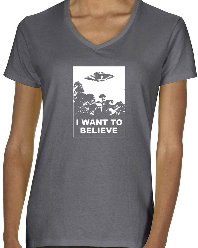 I want to believe Womens V-neck T-shirt alien ufo tv show scary vintage retro flying saucer files